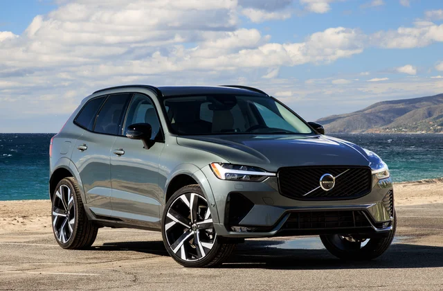 2026-volvo-xc60-front-angle-view-ak